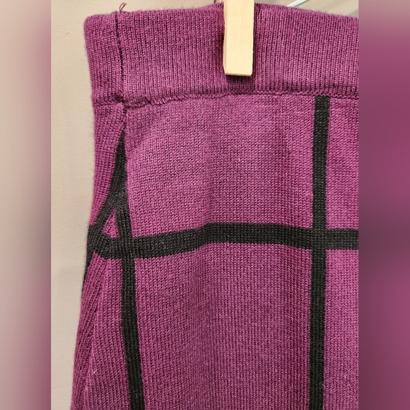 EUC Pina Rossi Wine/Black Windowpane Sweater Skirt Sz M - Picture 3 of 7